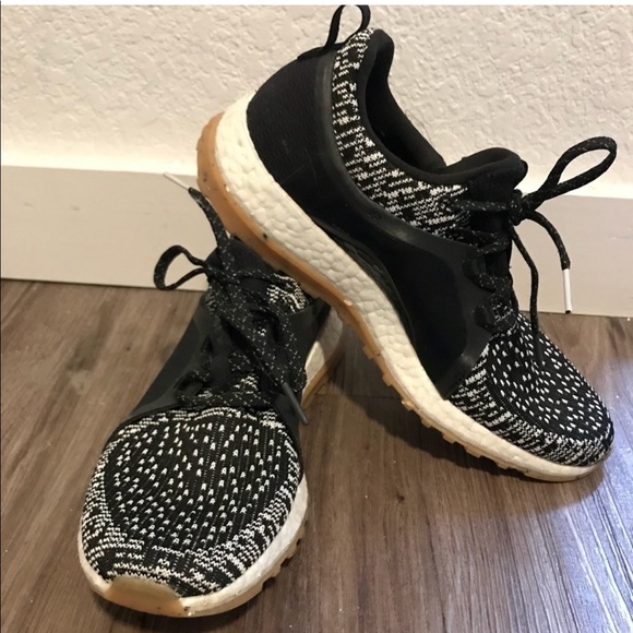 adidas Shoes - ADIDAS PUREBOOST 7.5 knit black white splatter